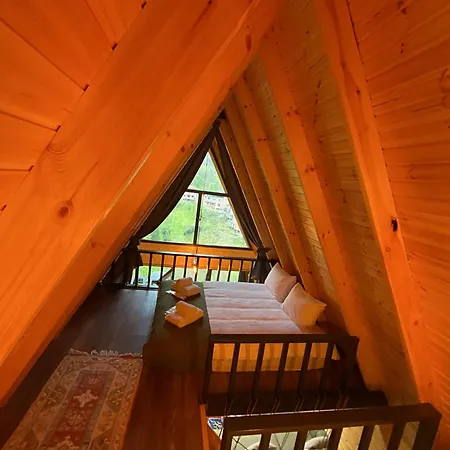 Komilo Vadi Bungalov 1 * Ризе